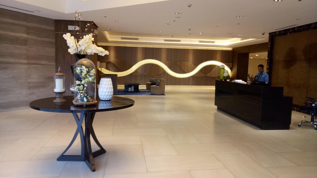 Mactan Newtown Condo Мактан Екстер'єр фото