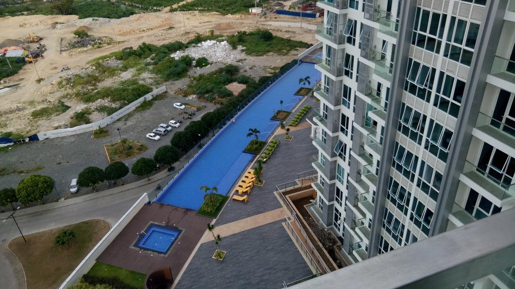 Mactan Newtown Condo Мактан Екстер'єр фото