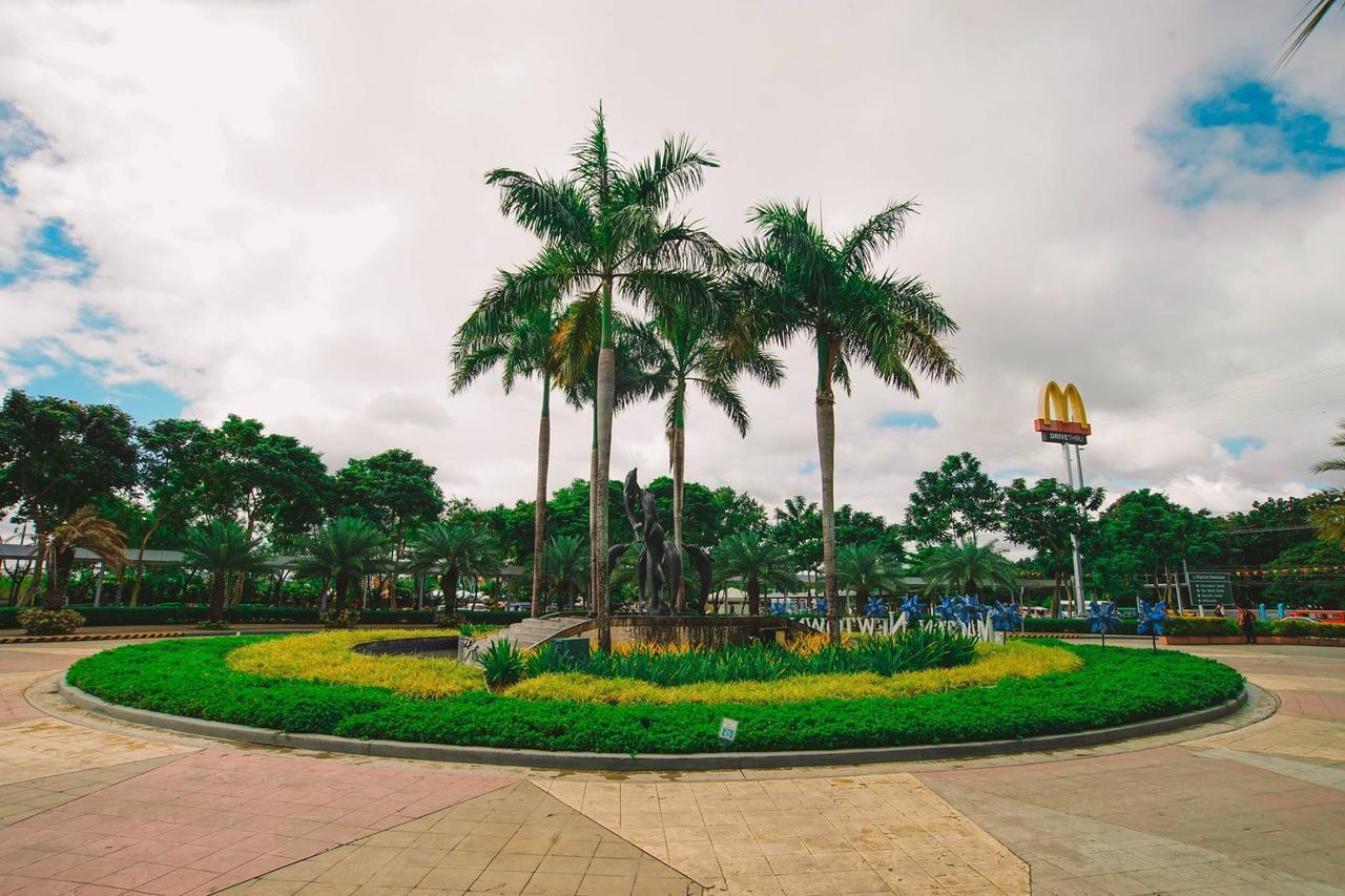 Mactan Newtown Condo Мактан Екстер'єр фото